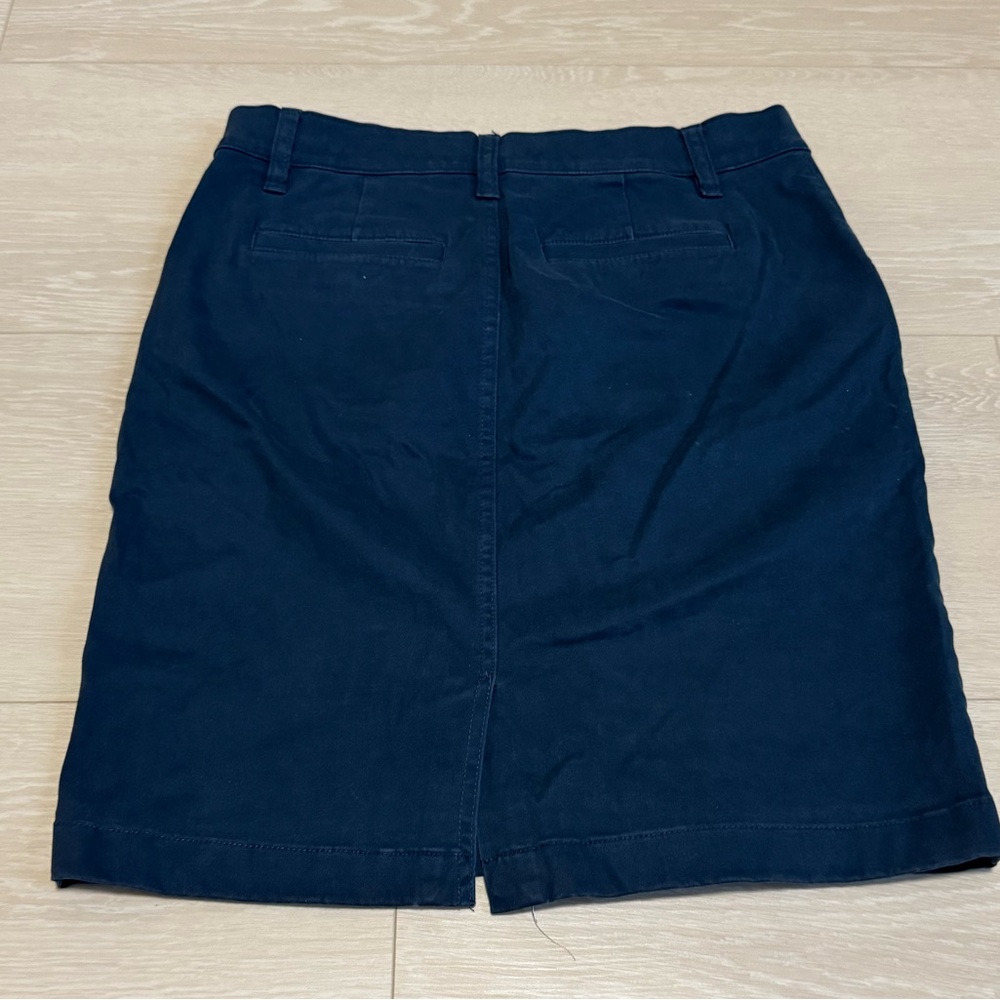 3/$10 Loft Dark Blue Buttoned Skirt - Picture 5 of 6